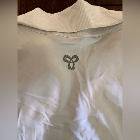 TNA white full zip sweater - Picture 8 of 8